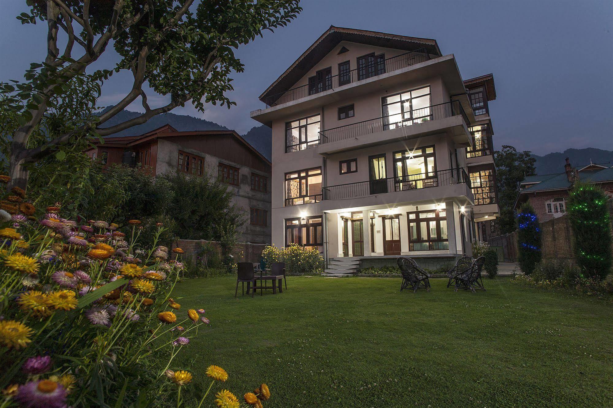 Hotel Sheesha Residency Srīnagar Exterior foto