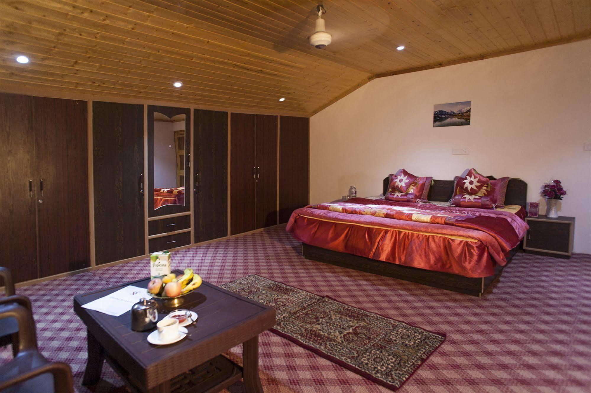 Hotel Sheesha Residency Srīnagar Exterior foto